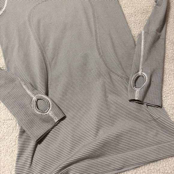 Lululemon Swiftly Tech Long Sleeve Crew Neck Shirt Black White Stripe - Picture 14 of 16
